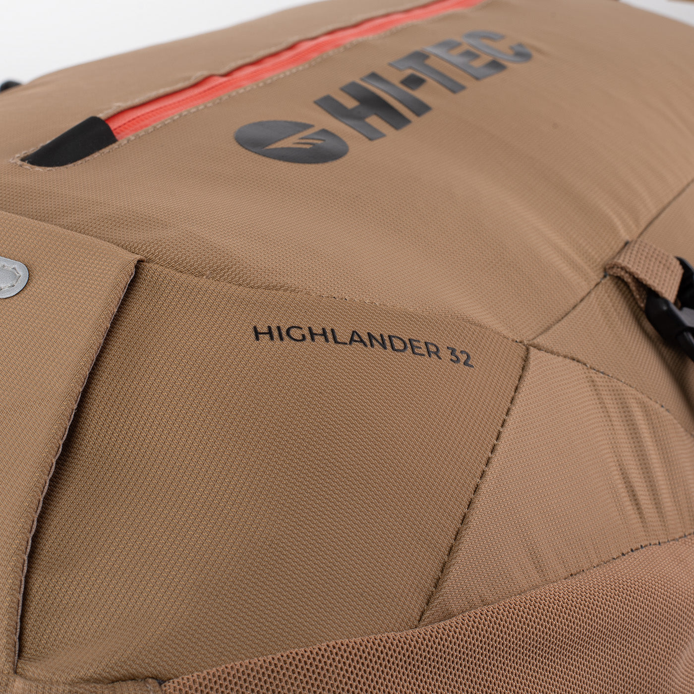 HITEC HIGHLANDER 32 – tehnično dovršen pohodniški nahrbtnik