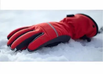 Kakovostne rokavice za pohodništvo in smučanje. Toplina, zaščita in udobje.